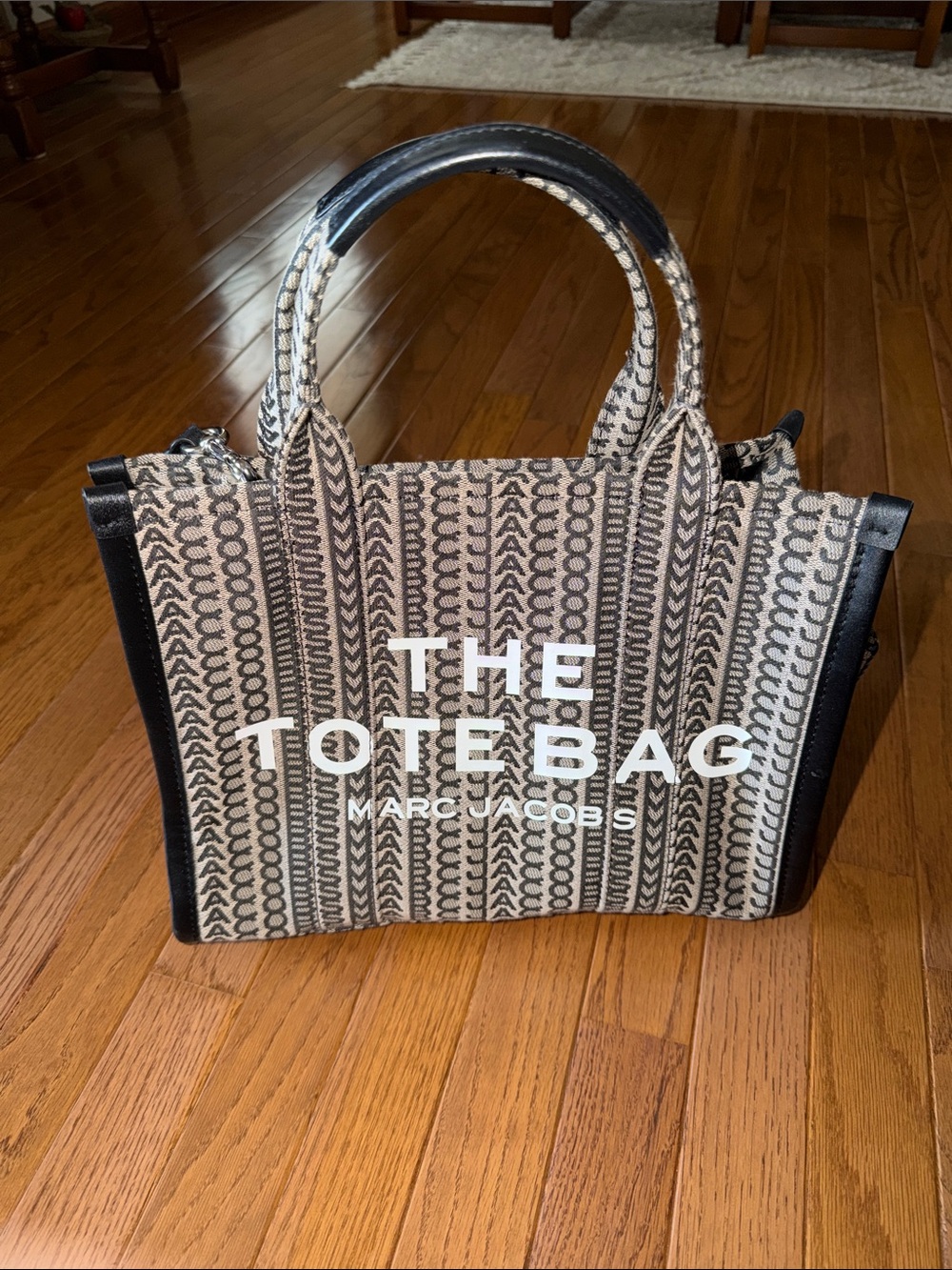 Marc Jacobs Black & Beige The Tote Bag Medium with Logo Print